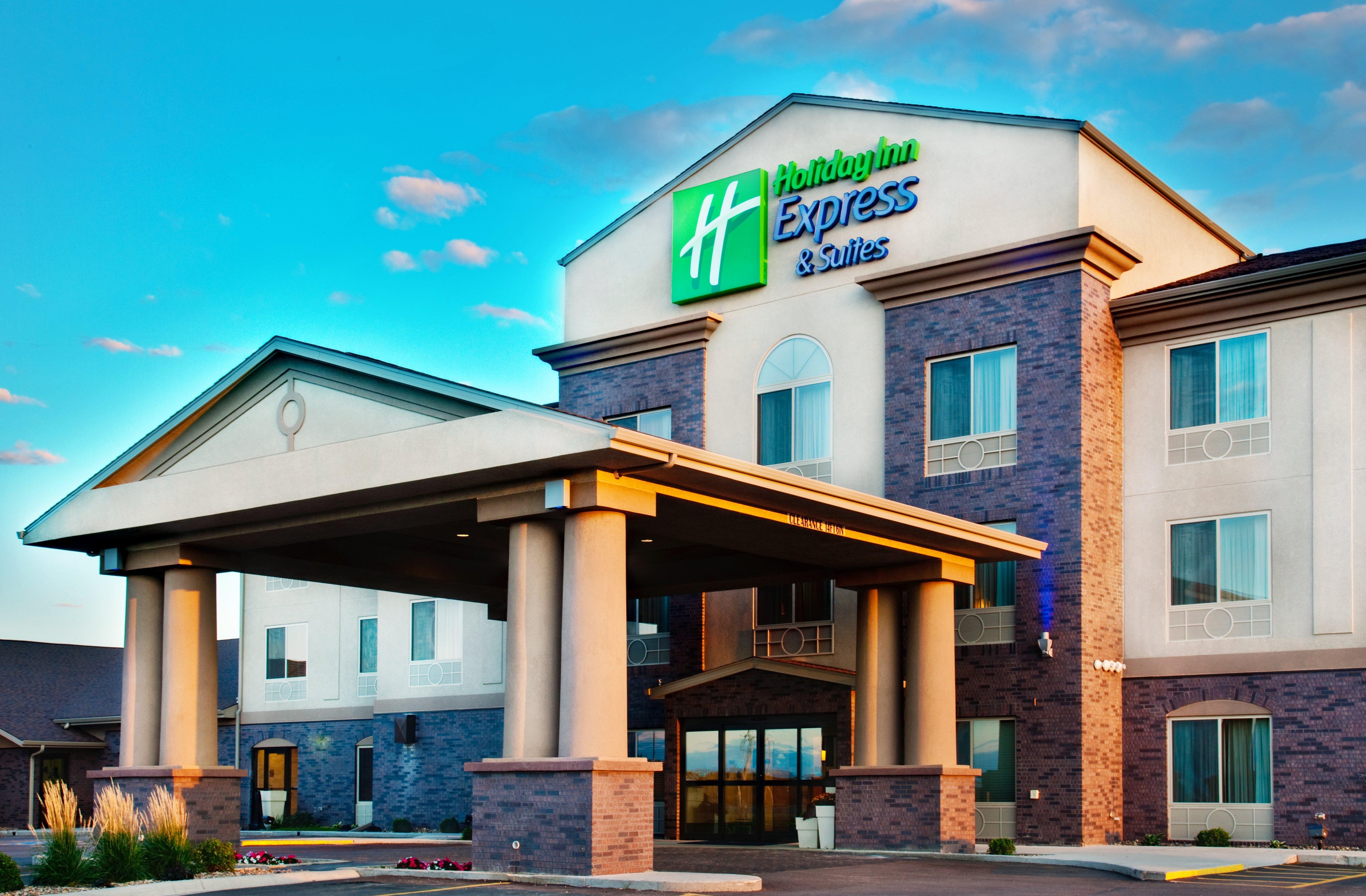 Holiday Inn Express Hotel & Suites Sheldon By Ihg Exterior photo